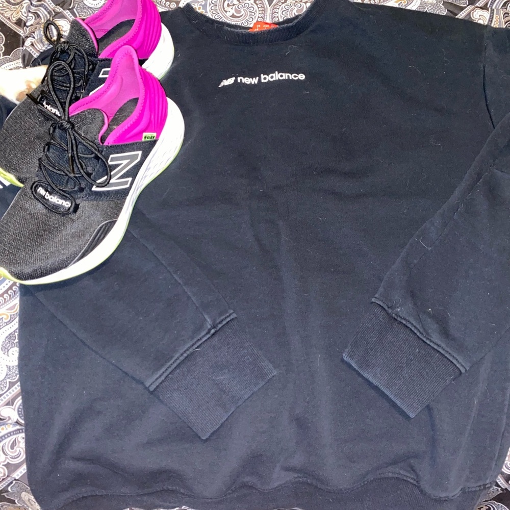 New balance sweatshirt and shoes